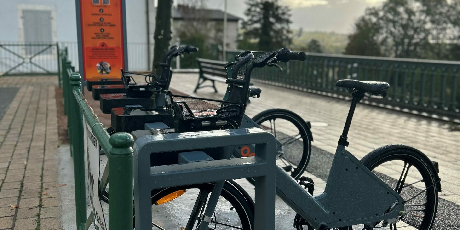 Velo parking gambetta 2